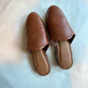 Universal Thread Camel Mules